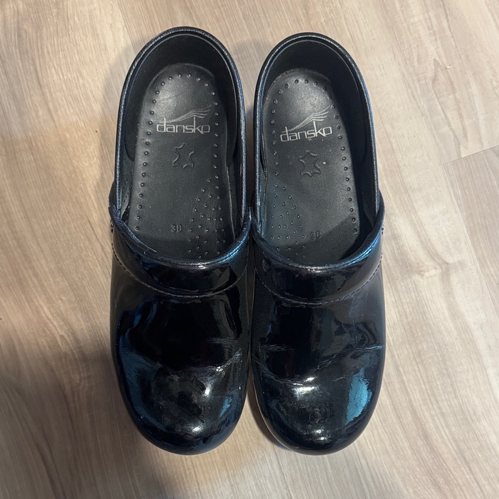 Dansko Shiny Black clogs